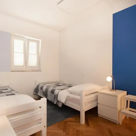 Apartment Ema